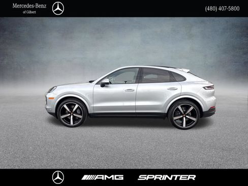 Used 2025 Porsche Cayenne Coupe AWD/4WD image 2