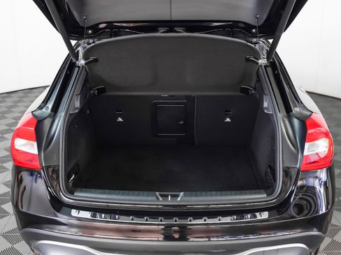 Used 2020 Mercedes-Benz GLA 250 4MATIC image 11