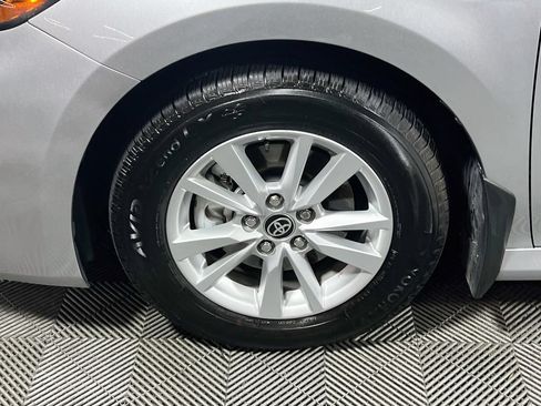 Used 2025 Toyota Camry LE AWD/4WD image 27