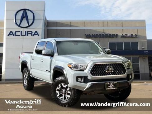 Used 2019 Toyota Tacoma TRD Off-Road AWD/4WD image 1