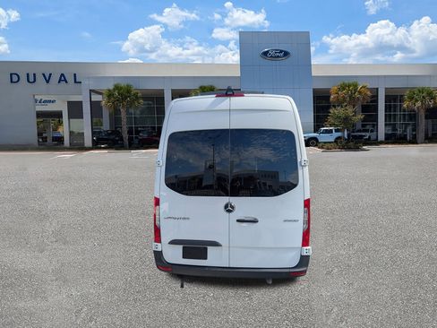 Used 2024 Mercedes-Benz Sprinter 2500 image 5