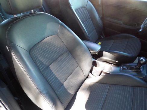 Used 2016 Kia Forte SX image 28