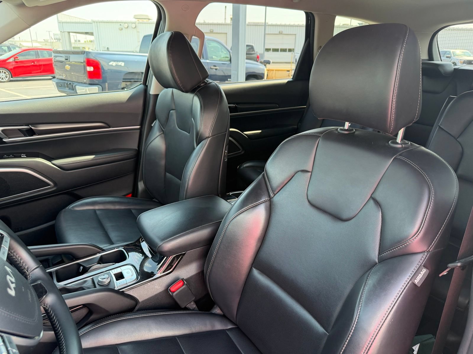 Used 2025 Kia Telluride S FWD image 12