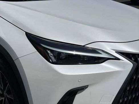 Used 2023 Lexus NX 250 FWD image 9