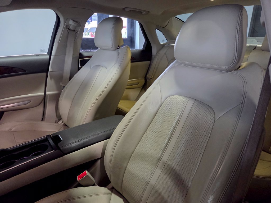Used 2016 Lincoln MKZ w/ Equipment Group 300A Reserve FWD image 7