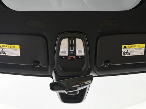 Used 2023 Volvo XC60 B5 Ultimate w/ Climate Package FWD image 21