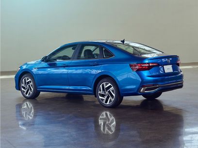 Used 2022 Volkswagen Jetta SE w/ Panoramic Sunroof Package