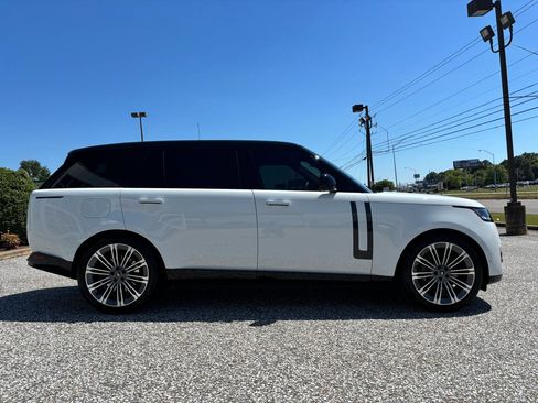 Used 2025 Land Rover Range Rover Long Wheelbase SE AWD/4WD image 9
