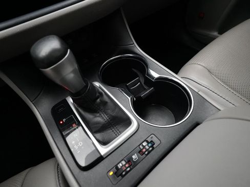 Used 2018 Toyota Highlander Limited Platinum image 17