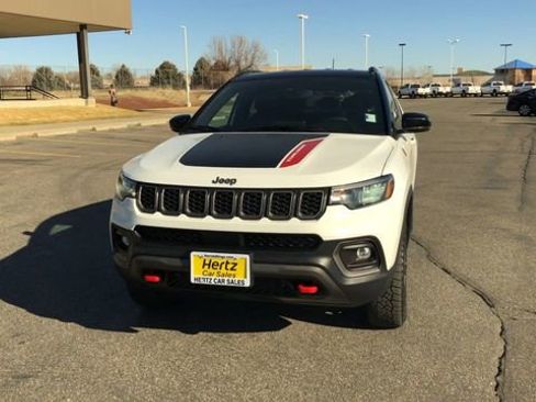 Used 2024 Jeep Compass Trailhawk image 3
