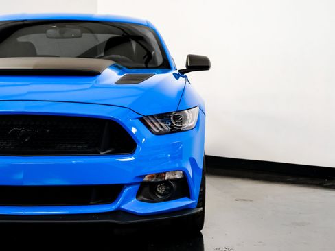 Used 2017 Ford Mustang GT image 41