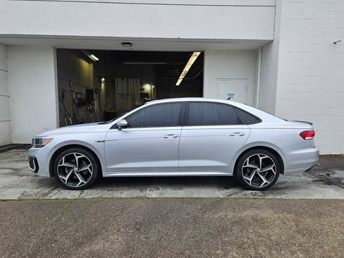 Used 2020 Volkswagen Passat 2.0T R-Line image 6