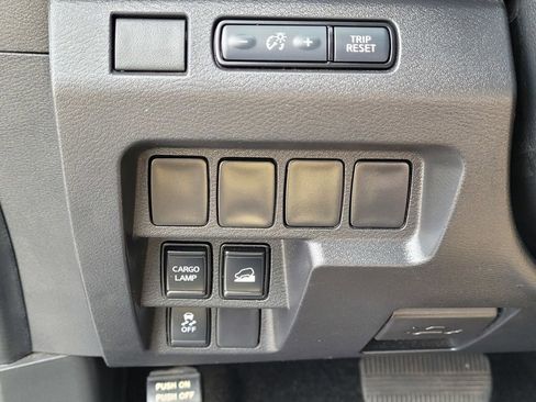 Used 2023 Nissan Frontier SV image 23