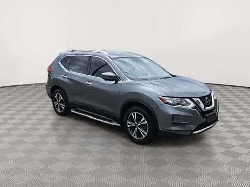 Used 2020 Nissan Rogue SV w/ Premium Package image 2