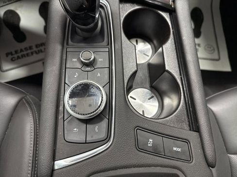 Used 2023 Cadillac XT6 Premium Luxury image 39