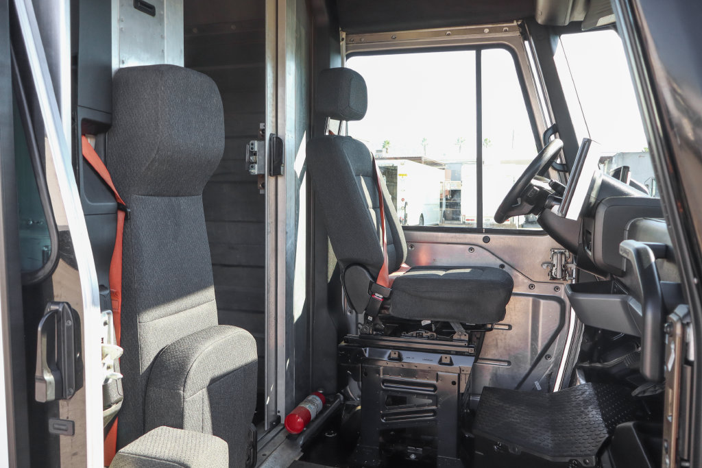 Used 2024 Chevrolet Brightdrop 600 w/ Commercial Equipment Package AWD/4WD image 31