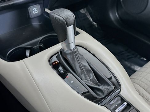 Used 2024 Honda HR-V LX image 16