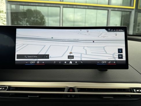 Used 2025 BMW iX xDrive50 image 27