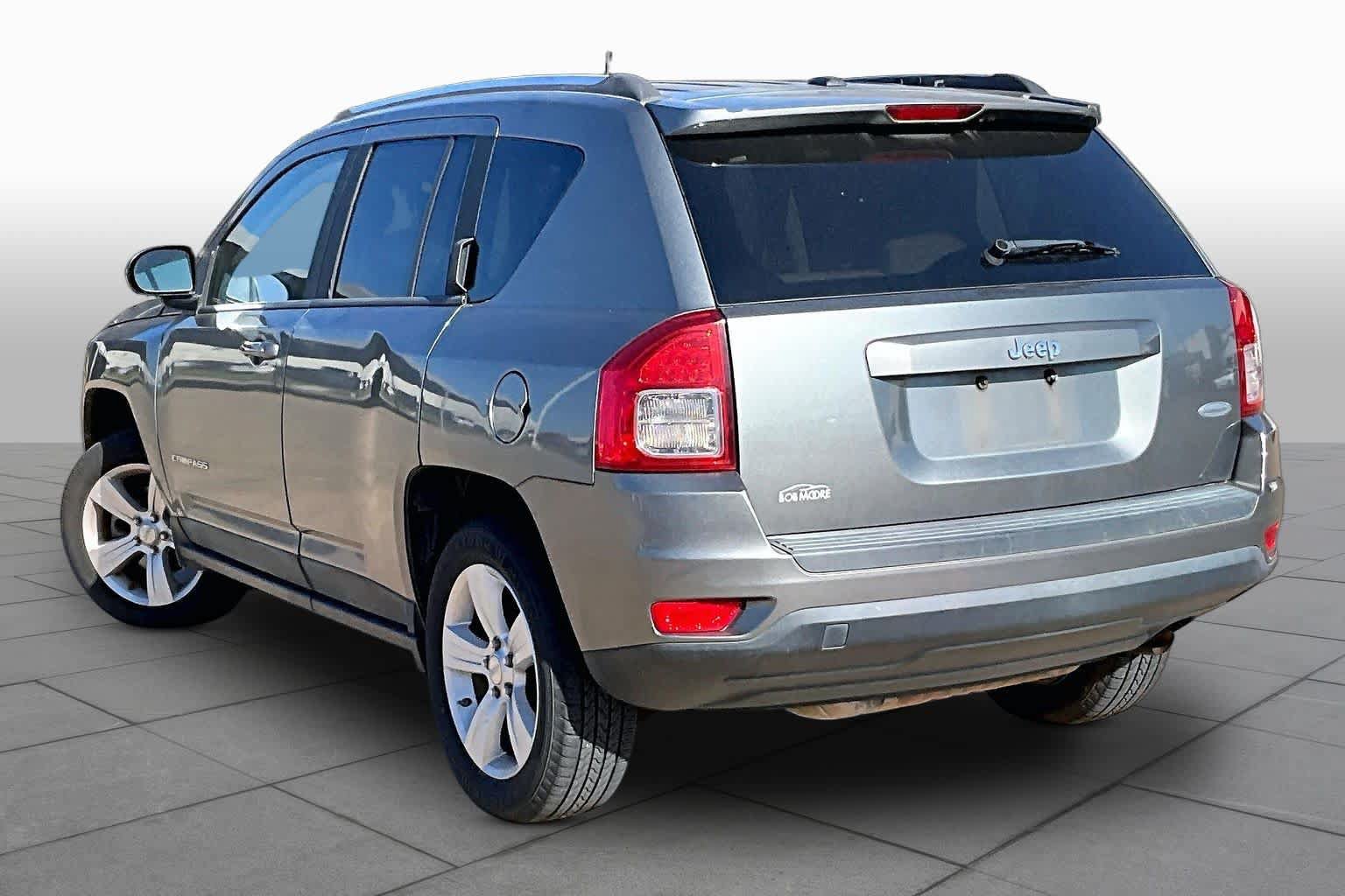 Used 2011 Jeep Compass Sport w/ Sun/Sound Group FWD image 11