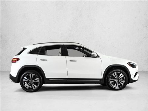 Used 2025 Mercedes-Benz GLA 250 4MATIC image 4