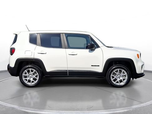 Used 2023 Jeep Renegade Latitude AWD/4WD image 9