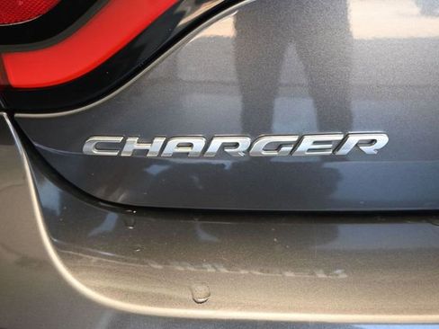 Used 2019 Dodge Charger SXT image 12