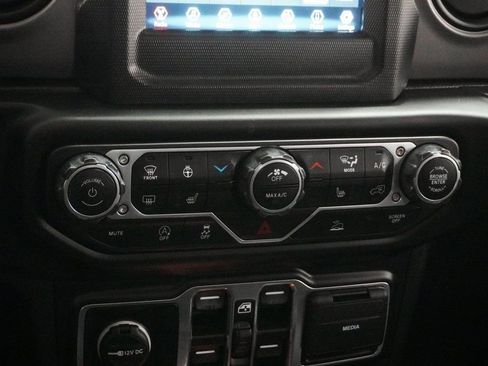 Certified 2022 Jeep Wrangler Unlimited Sport image 23