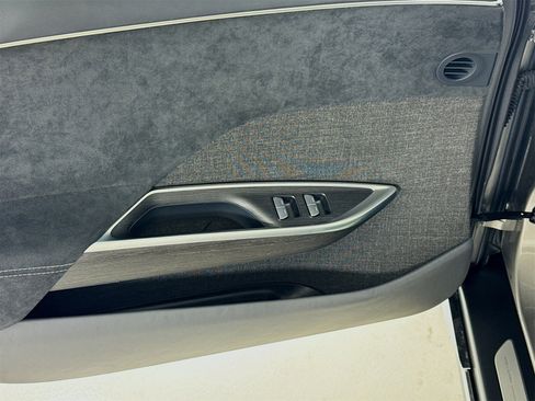 Used 2022 Lucid Air Grand Touring image 18