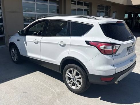 Used 2017 Ford Escape SE w/ Equipment Group 201A AWD/4WD image 4