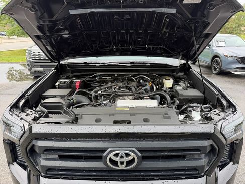 Certified 2026 Toyota Tacoma SR5 AWD/4WD image 28