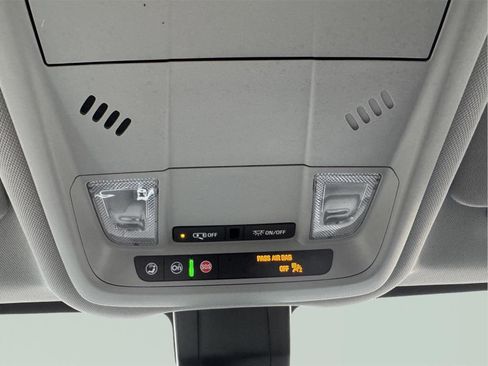 Used 2024 Chevrolet Equinox LT image 28