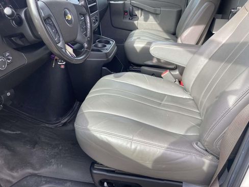 Used 2021 Chevrolet Express 2500 Work Van w/ Driver Convenience Package image 18
