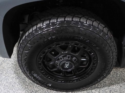 Used 2022 Chevrolet Colorado LT image 11