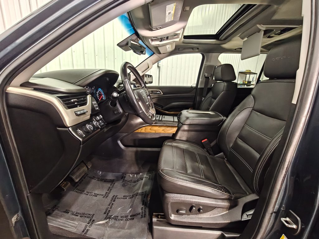 Used 2020 GMC Yukon XL Denali AWD/4WD image 31