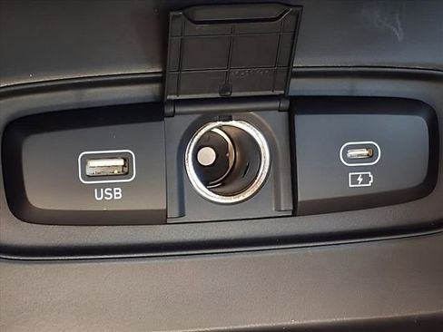 New 2025 Hyundai Venue SEL image 21