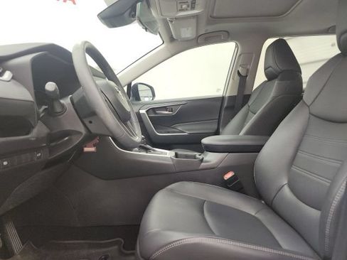 Used 2025 Toyota RAV4 XLE Premium FWD image 15