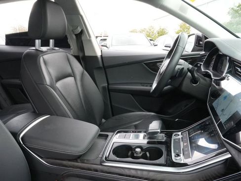 Used 2023 Audi Q8 Premium Plus image 12