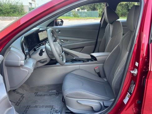 Used 2024 Hyundai Elantra SEL FWD image 15