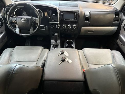Used 2019 Toyota Sequoia Limited w/ Safety & Convenience Package AWD/4WD image 11