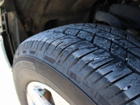 Used 2019 Ford F150 XLT w/ Equipment Group 302A Luxury image 11