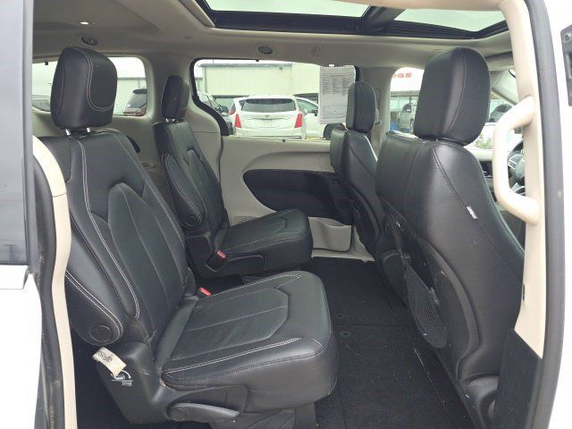 Certified 2022 Chrysler Pacifica Touring-L AWD/4WD image 12