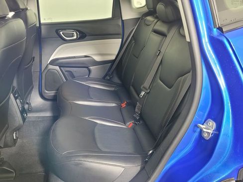 Used 2022 Jeep Compass Limited image 32