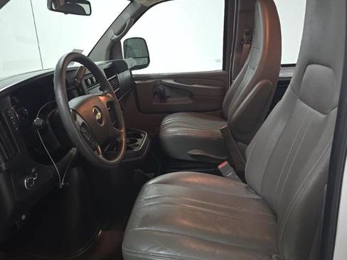 Used 2015 Chevrolet Express 2500 RWD image 7