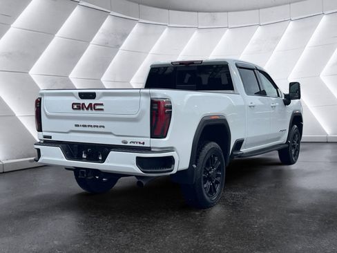 Used 2024 GMC Sierra 2500 AT4 w/ Technology Package AWD/4WD image 6