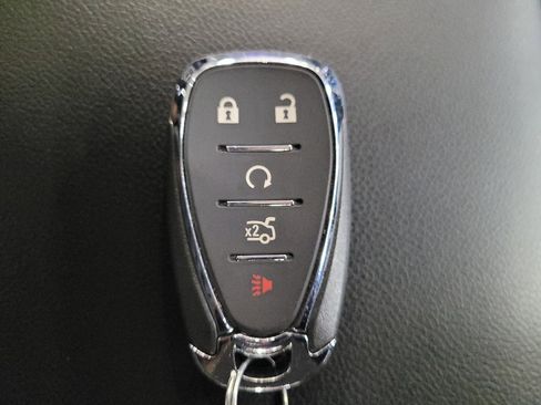 Used 2024 Chevrolet Malibu RS FWD image 32