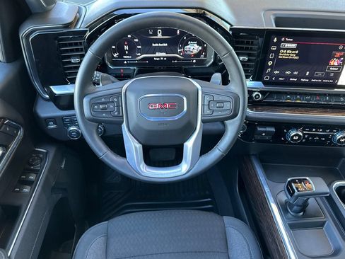Certified 2025 GMC Sierra 1500 Elevation w/ Preferred Package AWD/4WD image 15