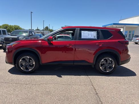 Used 2025 Nissan Rogue SV FWD image 2