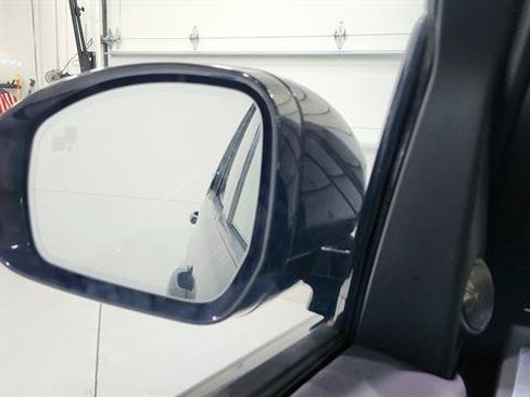 Used 2024 Land Rover Discovery S AWD/4WD image 13