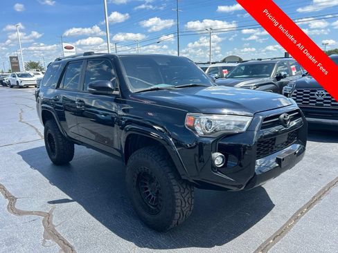 Used 2023 Toyota 4Runner SR5 Premium w/ Moonroof Package RWD image 23