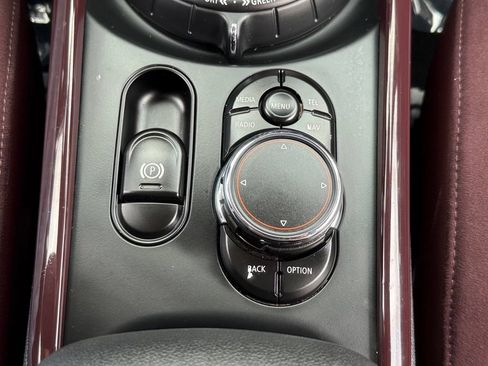 Used 2016 MINI Cooper Clubman FWD image 37